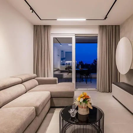 Luxury Anteo Hills With Parking Garage And Balcony Apartment