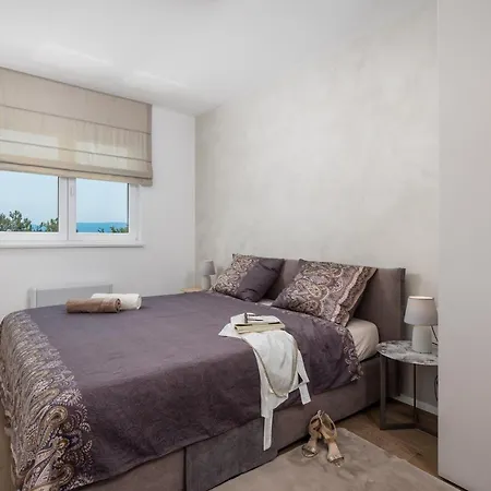 Luxury Anteo Hills With Parking Garage And Balcony Apartment