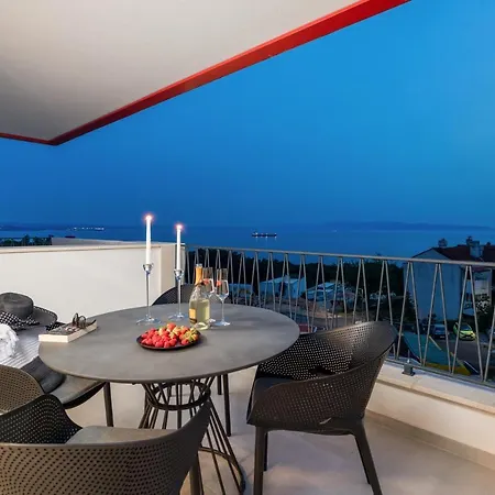 Luxury Anteo Hills With Parking Garage And Balcony